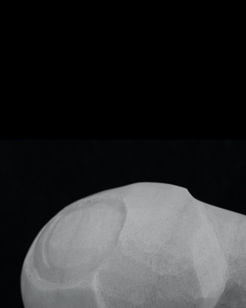 Emoción Muda V, escultura en mármol de macael de David Gómez (vista 4)