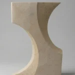 Arquitectura Del Vacío N.1, escultura en mármol crema marfil de David Gómez