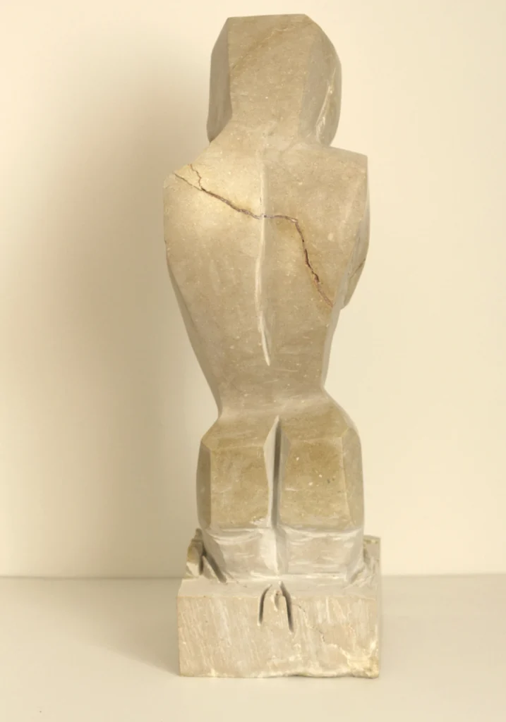 Heracles, escultura en mármol Crema Marfil de David Gómez