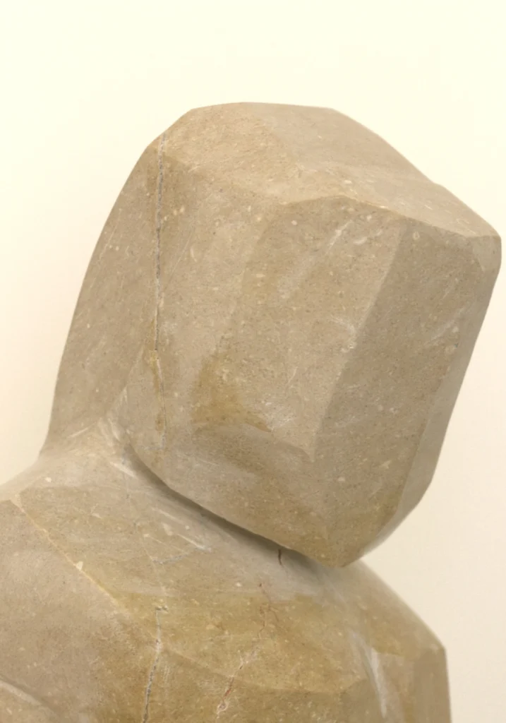 Heracles, escultura en mármol Crema Marfil de David Gómez