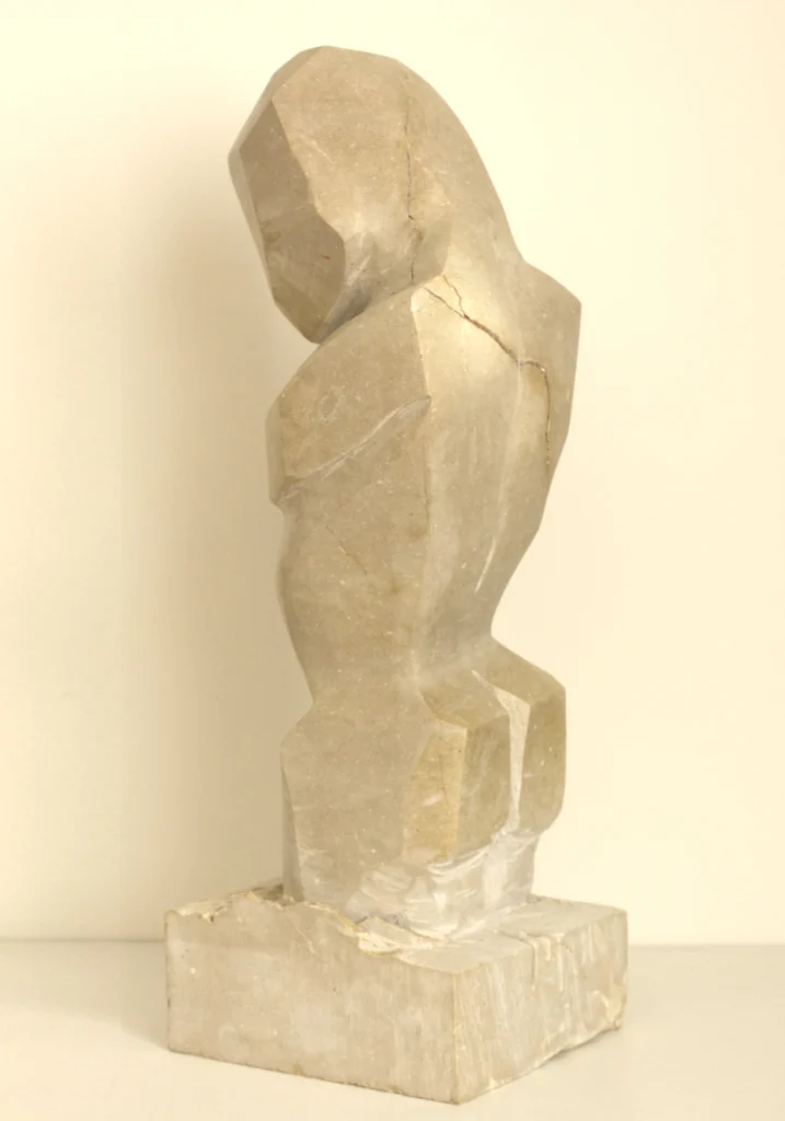 Heracles, escultura en mármol Crema Marfil de David Gómez